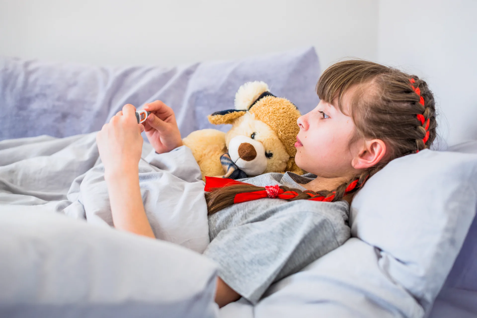 כשהילד שלנו מפתח חום - גישה ודרכי טיפול טבעיות